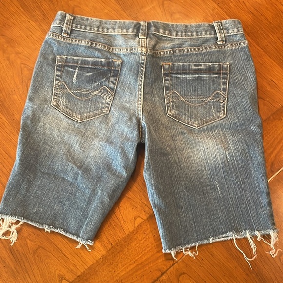 MOSSIMO SUPPLY CO Womens 9” Stretch Denim Short - size 5 - Picture 2 of 14